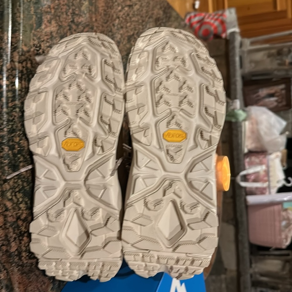 HOKA unisex KAHA 2 LOW GTX Gore-Tex Shifting Sand Eggnog Shoe - Picture 12 of 16